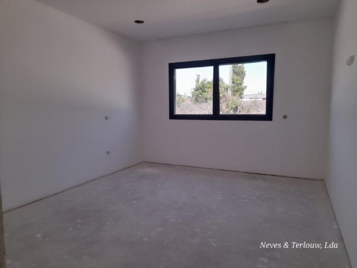 Image No.10-3 Bed House for sale