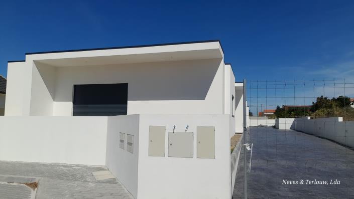 Image No.12-3 Bed House for sale