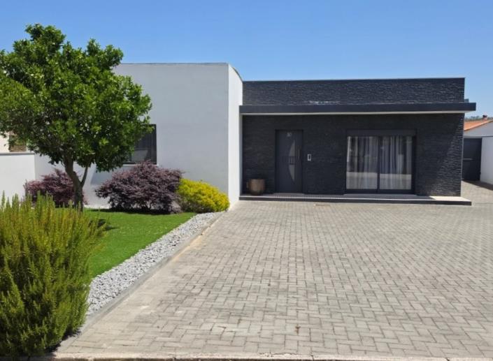 Image No.2-2 Bed House/Villa for sale