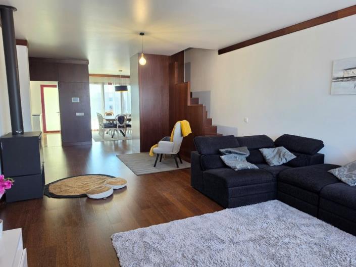 Image No.2-4 Bed Apartment for sale