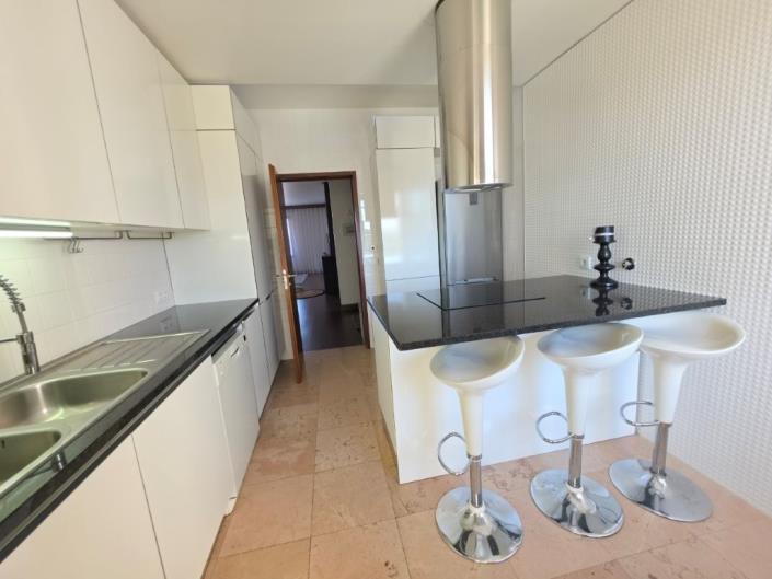 Image No.10-4 Bed Apartment for sale