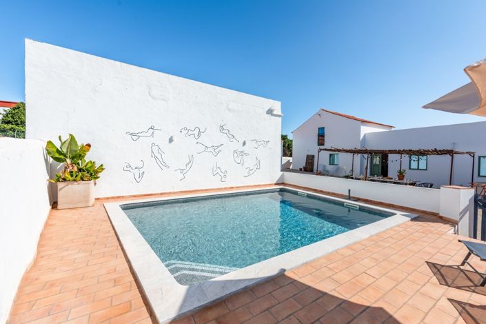 Image No.4-6 Bed Villa for sale