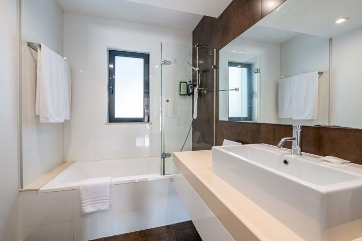 Image No.18-3 Bed Apartment for sale