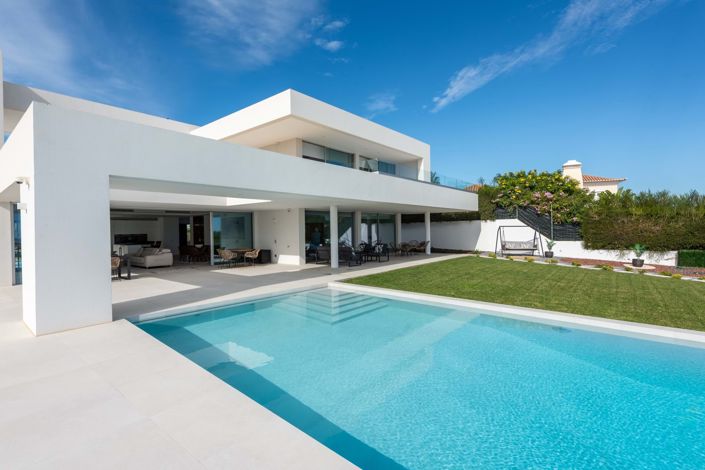 Image No.1-5 Bed Villa for sale