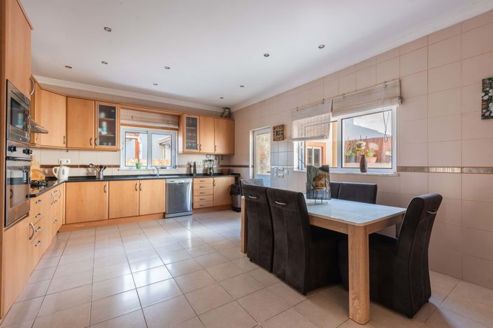 Image No.10-4 Bed Villa for sale