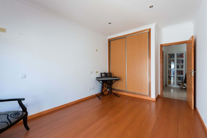 Image No.27-4 Bed Villa for sale