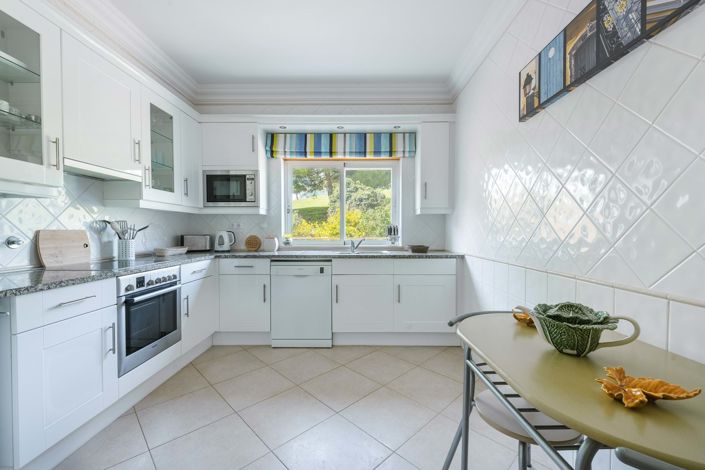 Image No.8-2 Bed Apartment for sale