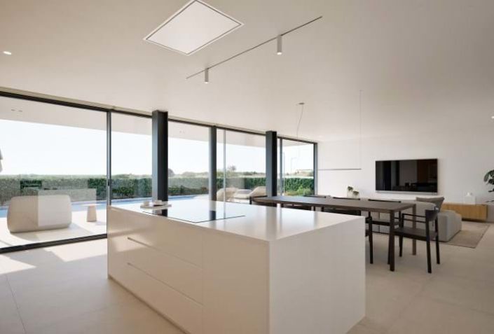 Image No.1-4 Bed Villa for sale