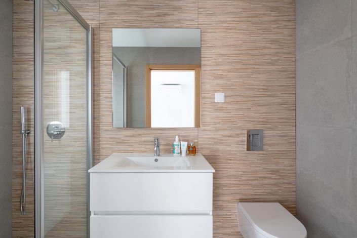 Image No.17-6 Bed Townhouse for sale