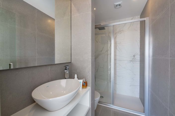 Image No.22-6 Bed Townhouse for sale