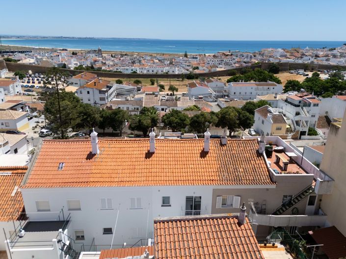 Image No.30-6 Bed Townhouse for sale