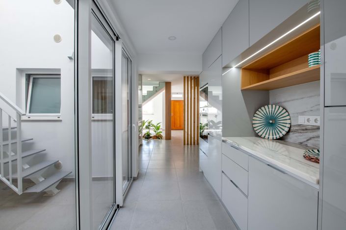 Image No.6-6 Bed Townhouse for sale