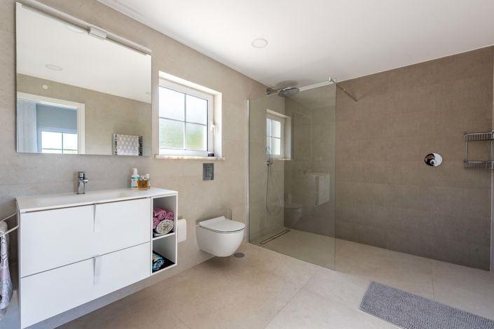 Image No.10-6 Bed Villa for sale