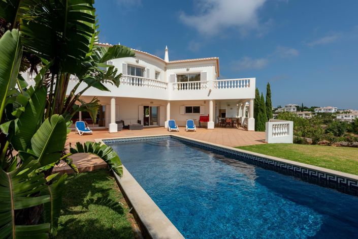 Vila do Bispo, Villa
