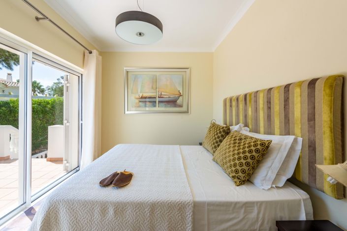 Image No.10-5 Bed Villa for sale