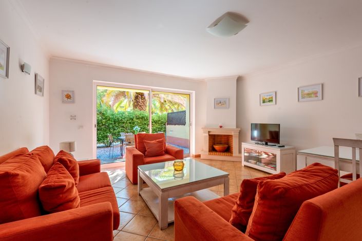 Image No.2-2 Bed Townhouse for sale