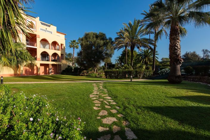 Image No.20-2 Bed Townhouse for sale