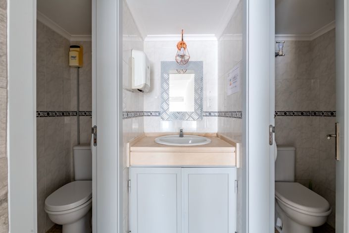 Image No.9-Commercial à vendre à Lagos