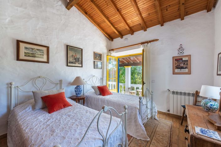 Image No.40-6 Bed Villa for sale