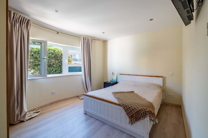 Image No.14-6 Bed Villa for sale