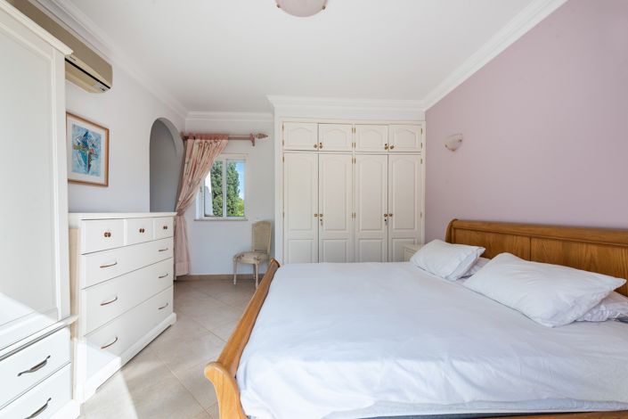 Image No.20-4 Bed Villa for sale