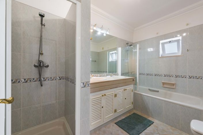 Image No.8-4 Bed Villa for sale