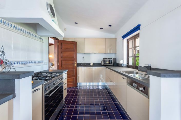 Image No.10-4 Bed Villa for sale