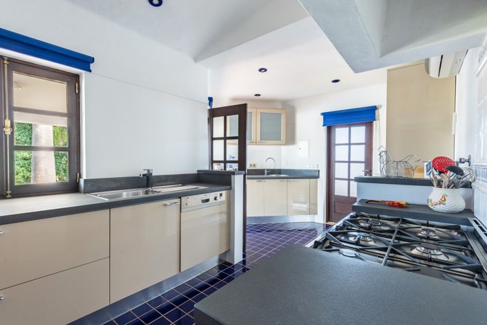 Image No.9-4 Bed Villa for sale