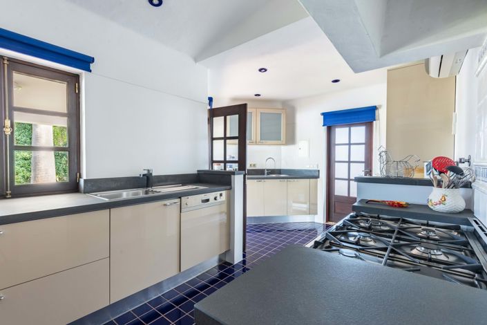 Image No.10-6 Bed Villa for sale