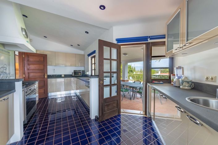 Image No.12-6 Bed Villa for sale