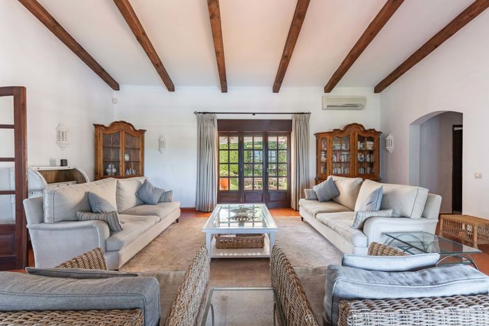 Image No.8-6 Bed Villa for sale