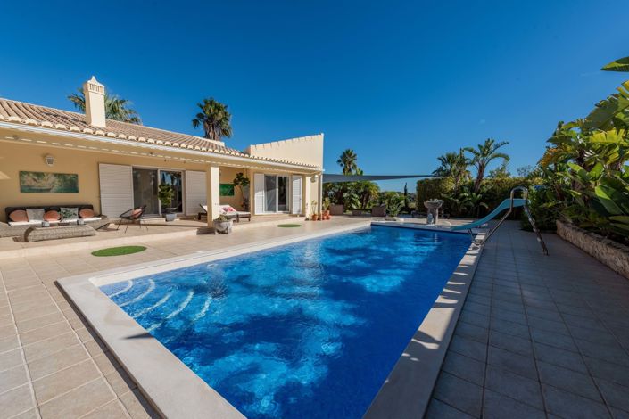 Image No.2-Villa de 4 chambres à vendre à Lagos