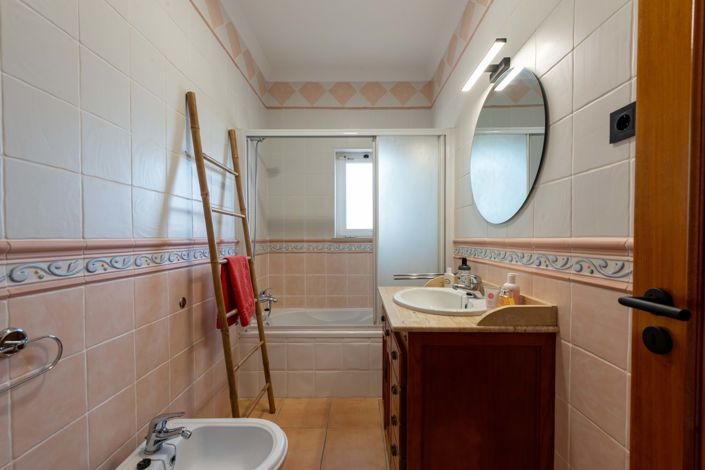 Image No.19-3 Bed Villa for sale