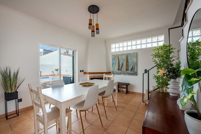 Image No.8-3 Bed Villa for sale