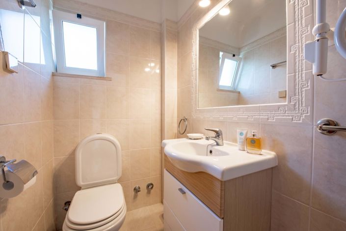 Image No.16-3 Bed Townhouse for sale