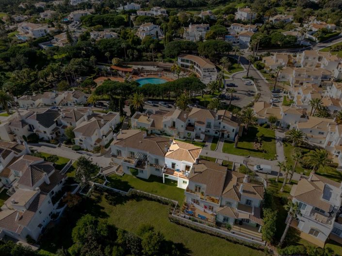 Image No.26-3 Bed Townhouse for sale