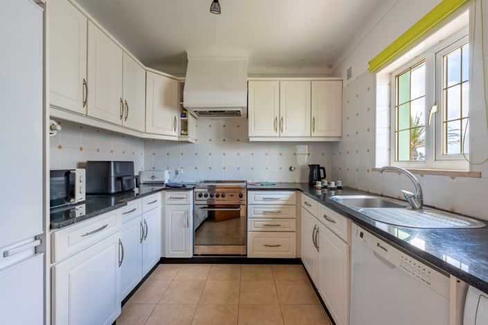 Image No.12-3 Bed Townhouse for sale