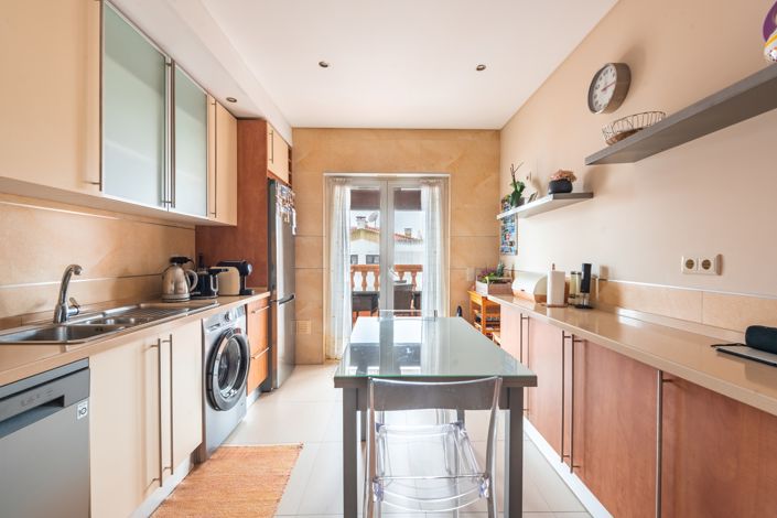 Image No.11-3 Bed Apartment for sale