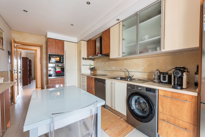 Image No.12-3 Bed Apartment for sale