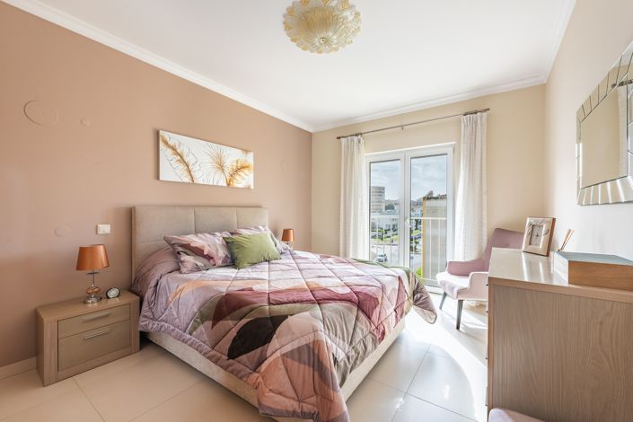 Image No.19-3 Bed Apartment for sale