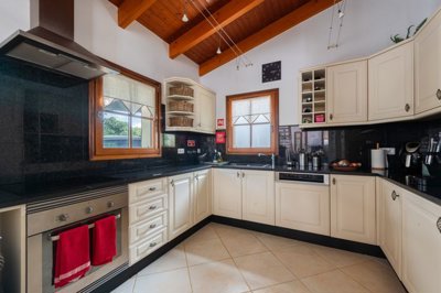 23-4550-78d1f4f8b6655591b02d22fabb36a692d73cc