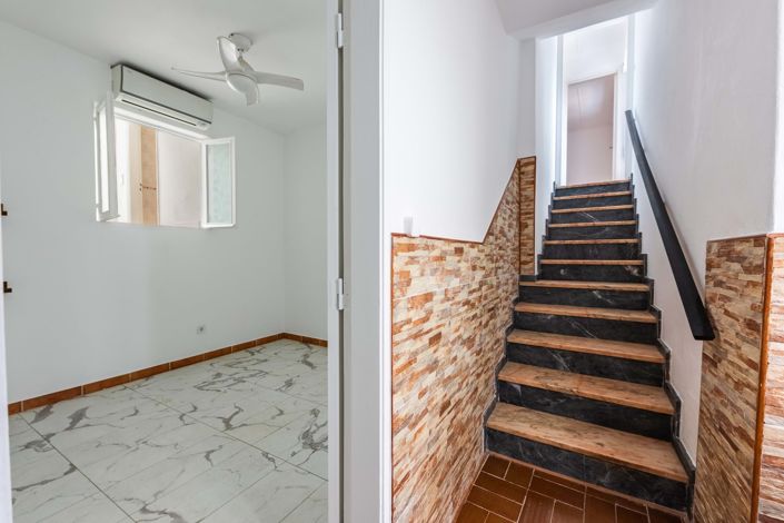 Image No.12-Villa for sale