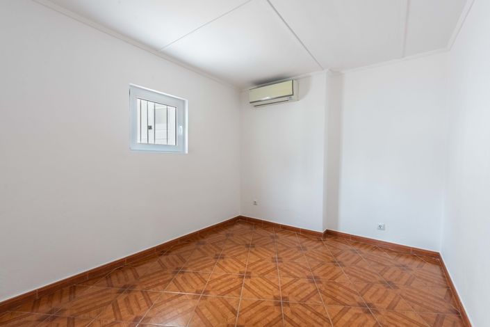 Image No.16-Villa for sale