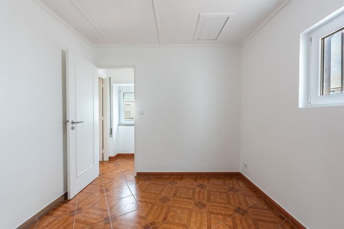 Image No.17-Villa for sale