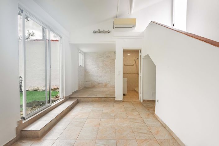 Image No.3-Villa for sale