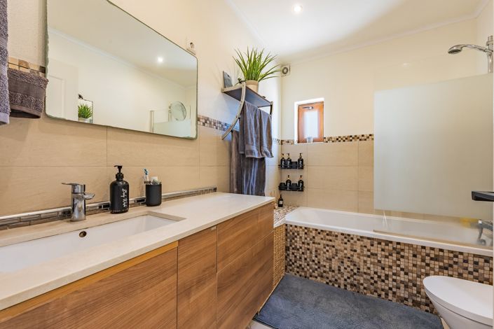 Image No.12-4 Bed Villa for sale