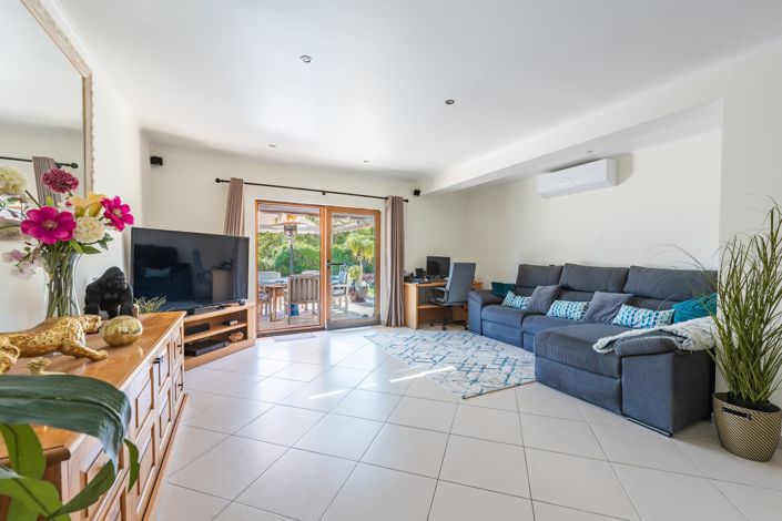 Image No.3-4 Bed Villa for sale