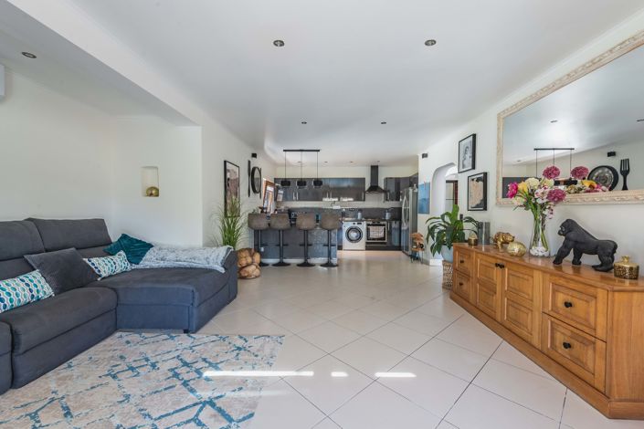 Image No.4-4 Bed Villa for sale