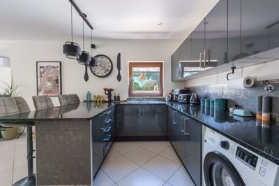 23-4554-78d1f4f8b6655591b02d22fabb36a692d73cc