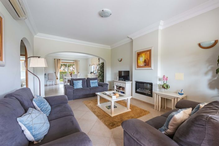 Image No.3-Villa de 4 chambres à vendre à Lagos